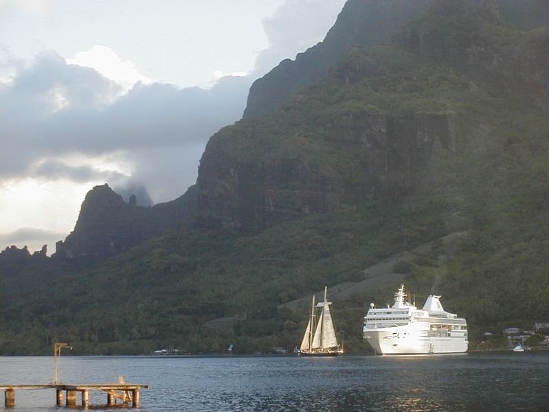 moorea_boats.jpg, 58 kB