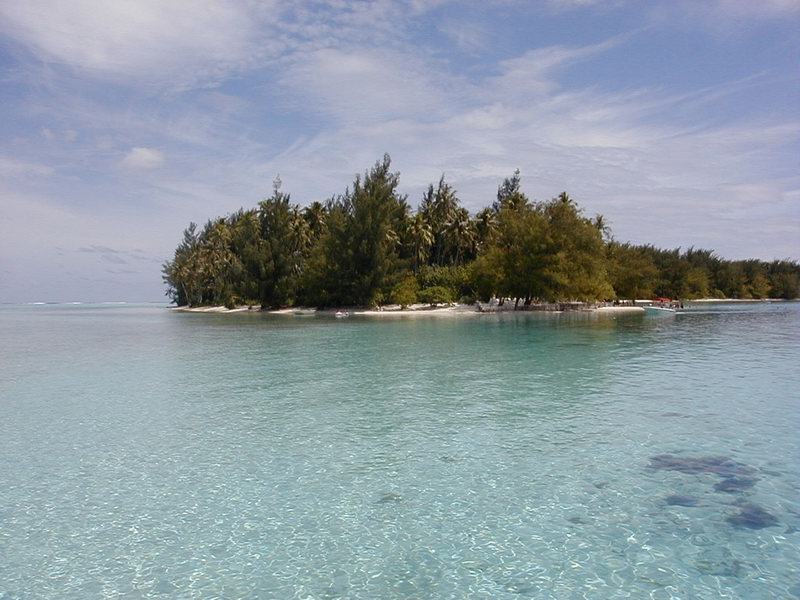 moorea_club2.jpg, 87 kB