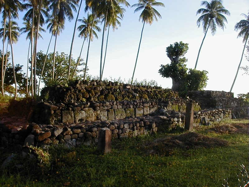 moorea_marae_nuurua.jpg, 146 kB