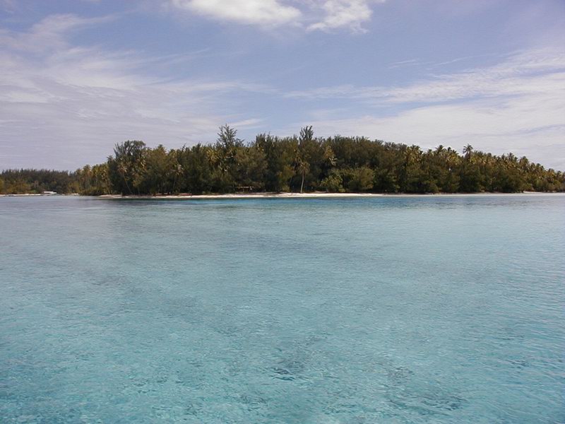 moorea_motuclub.jpg, 77 kB
